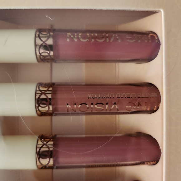 Young Vision long-lasting Lipgloss - Picture 7 of 9